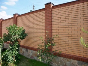 Кирпичный забор сплошной 80 метров фото в Туапсе