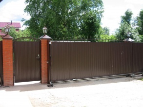 Дистанционное управление с откатными воротами - пример 8 фото в Туапсе