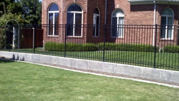 Сварные заборы на ленточном фундаменте 80 метров фото в Туапсе