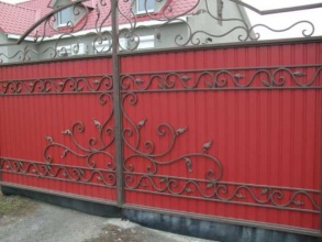 Кованые заборы с профнастилом 150 метров фото в Туапсе