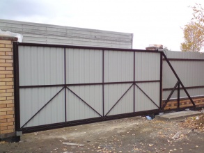 Ворота откатные с ручным управлением - пример 12 фото в Туапсе