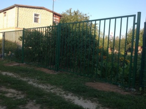 Сварные заборы с забивными столбами  80 метров фото в Туапсе