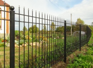 Сварные заборы с забивными столбами  12 метров фото в Туапсе