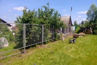 Забор из сетки рабицы в натяг секционный 80 метров фото в Туапсе